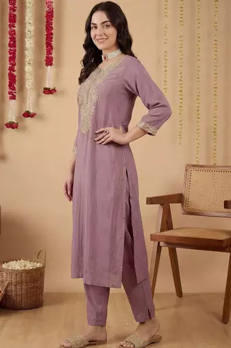 Women Ethnic Motifs Embroidered Regular Thread Work Kurta with Trousers & With Dupatta