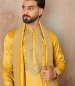 Mens yellow silk blend solid embroidered kurta with dupatta