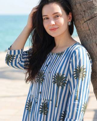 Women Printed Regular Pure Cotton Kurta with Trousers 2