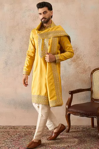 Mens yellow silk blend solid embroidered kurta with dupatta