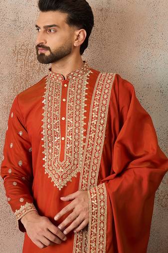 Mens orange silk blend solid embroidered kurta with dupatta