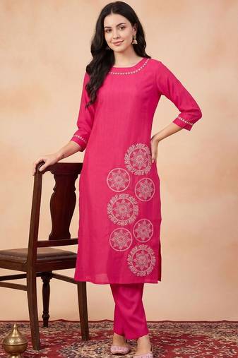 Women Ethnic Motifs Printed Regular Thread Work Kurta with Trousers