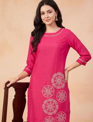 Women Ethnic Motifs Printed Regular Thread Work Kurta with Trousers 3