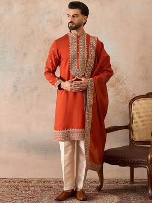 Mens orange silk blend solid embroidered kurta with dupatta 2