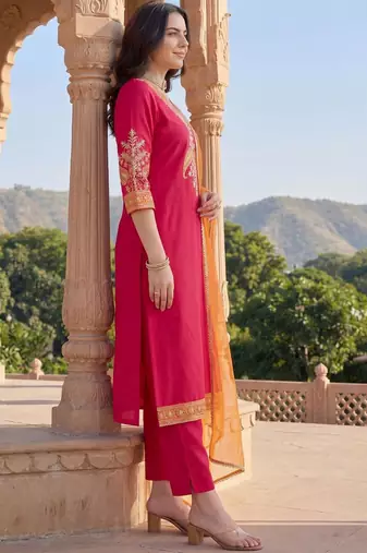 Women Ethnic Motifs Embroidered Regular Thread Work Kurta with Trousers & With Dupatta