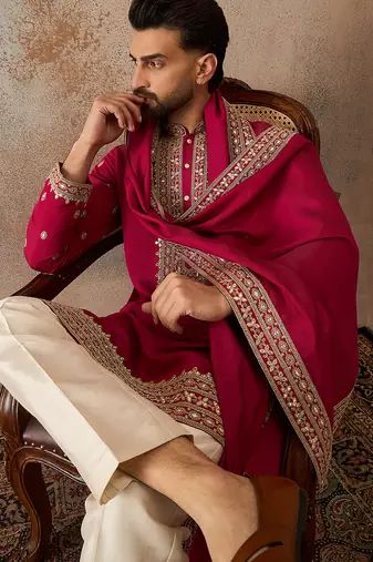 Mens pink silk blend solid embroidered kurta with dupatta
