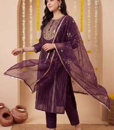 Women Ethnic Motifs Embroidered Regular Thread Work Kurta with Trousers & With Dupatta