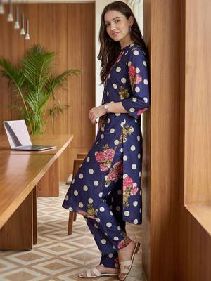 Women Floral Printed Regular Pure Cotton Kurta with Trousers 2