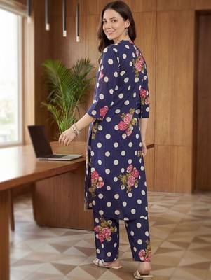 Women Floral Printed Regular Pure Cotton Kurta with Trousers 4