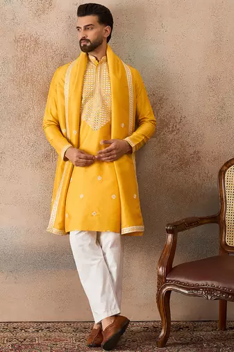 Mens yellow silk blend solid embroidered kurta with dupatta