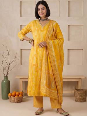 Women Printed Regular Chanderi Silk Kurta with Trousers & With Dupatta 1