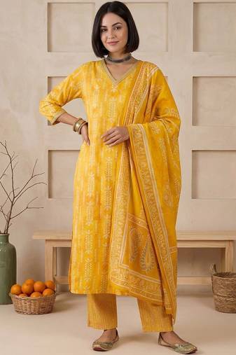 Women Printed Regular Chanderi Silk Kurta with Trousers & With Dupatta