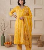 Women Printed Regular Chanderi Silk Kurta with Trousers & With Dupatta