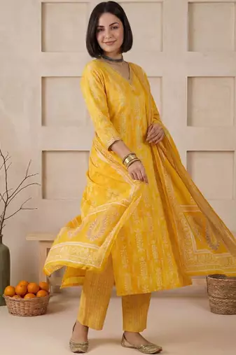 Women Printed Regular Chanderi Silk Kurta with Trousers & With Dupatta