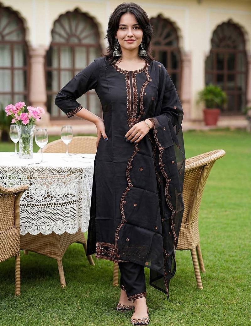 Women Ethnic Motifs Embroidered Regular Thread Work Kurta with Trousers & With Dupatta