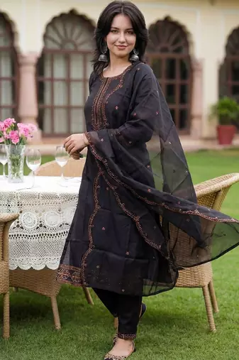 Women Ethnic Motifs Embroidered Regular Thread Work Kurta with Trousers & With Dupatta