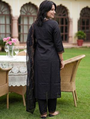 Women Ethnic Motifs Embroidered Regular Thread Work Kurta with Trousers & With Dupatta 3
