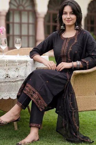 Women Ethnic Motifs Embroidered Regular Thread Work Kurta with Trousers & With Dupatta