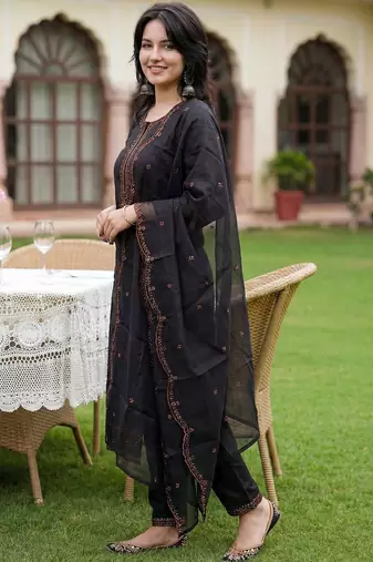 Women Ethnic Motifs Embroidered Regular Thread Work Kurta with Trousers & With Dupatta