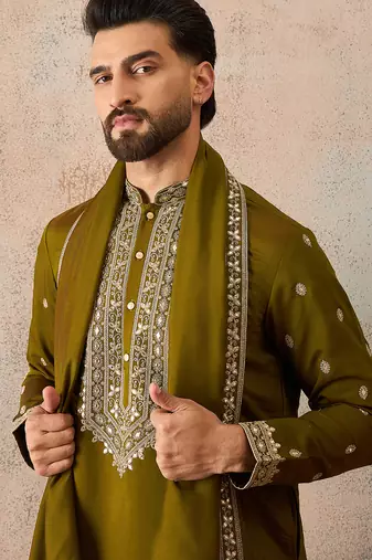 Mens green silk blend solid embroidered kurta and trouser with dupatta