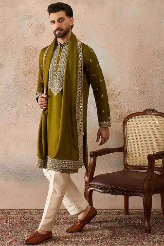 Mens green silk blend solid embroidered kurta and trouser with dupatta