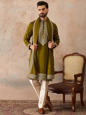 Mens green silk blend solid embroidered kurta and trouser with dupatta 5