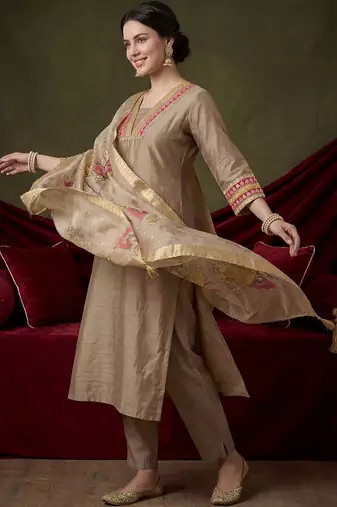 Women Ethnic Motifs Embroidered Regular Raw Silk Kurta with Trousers & With Dupatta