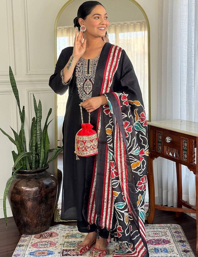 Women Ethnic Motifs Embroidered Regular Sequinned Kurta with Trousers & With Dupatta