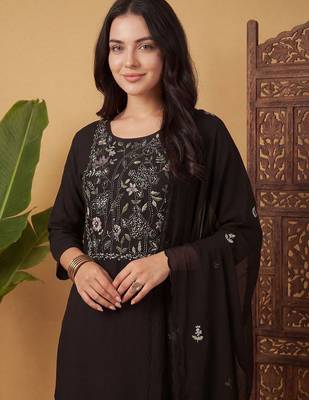 Women Floral Embroidered Regular Thread Work Kurta with Trousers & With Dupatta 2