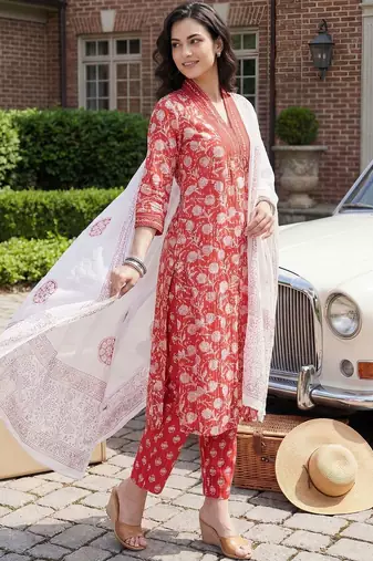 Women Floral Printed Pleated Beads and Stones Pure Cotton Kurta with Trousers & With Dupatta