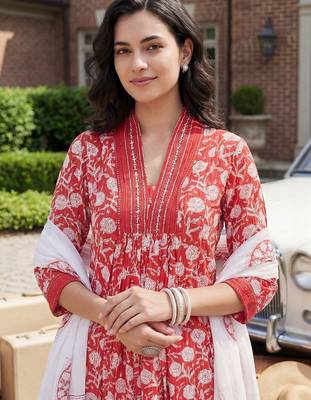 Women Floral Printed Pleated Beads and Stones Pure Cotton Kurta with Trousers & With Dupatta 4
