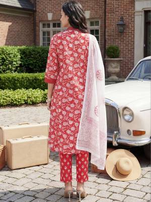 Women Floral Printed Pleated Beads and Stones Pure Cotton Kurta with Trousers & With Dupatta 6