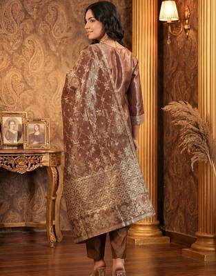 Women Floral Regular Kurta with Trousers & With Dupatta 6