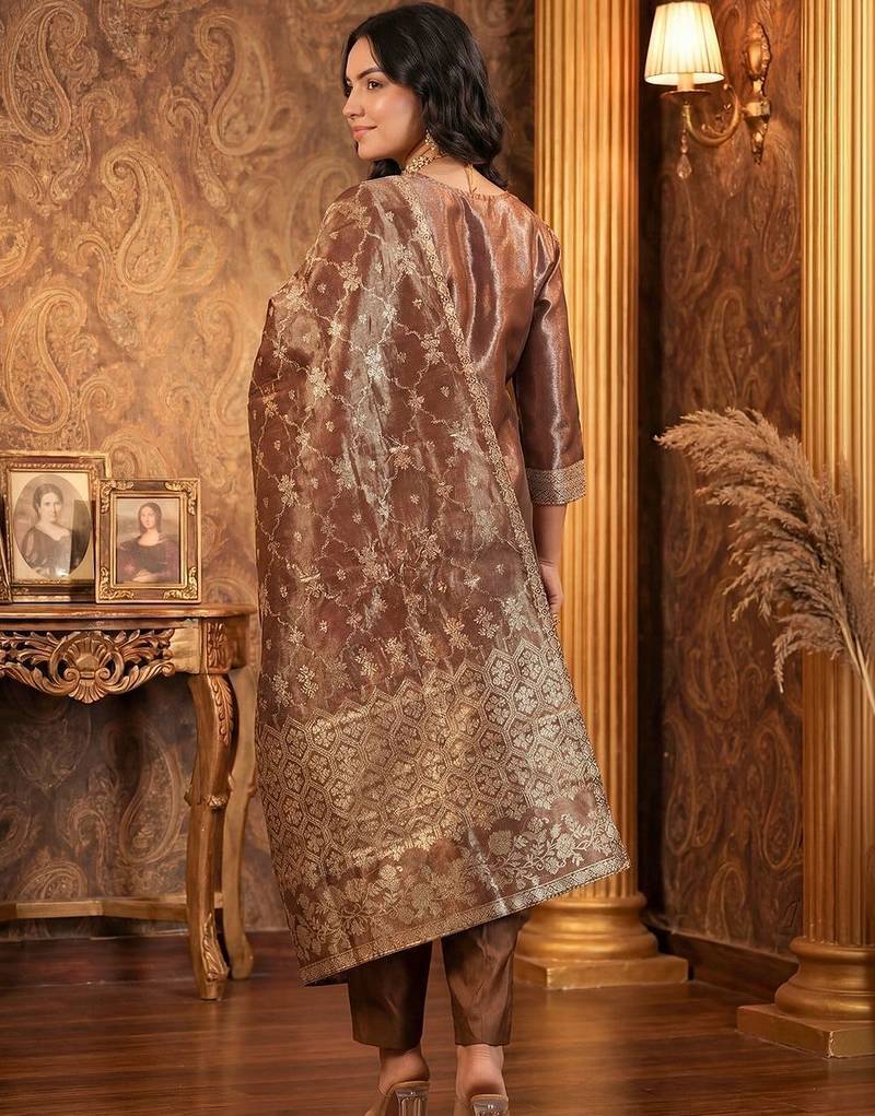 Women Floral Regular Kurta with Trousers & With Dupatta