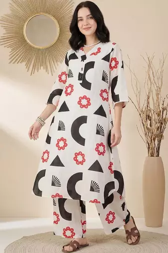 Women Printed Regular Kurta with Palazzos