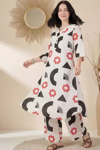 Women Printed Regular Kurta with Palazzos