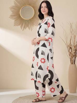 Women Printed Regular Kurta with Palazzos 4