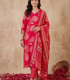 Women Floral Printed Regular Chanderi Silk Kurta with Trousers & With Dupatta