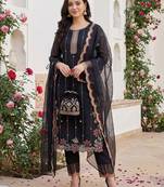 Women Floral Embroidered Regular Mirror Work Kurta with Trousers & With Dupatta