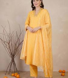 Women Bandhani Printed Regular Sequinned Kurta with Trousers & With Dupatta
