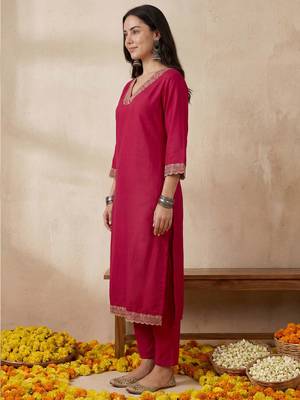 Women Ethnic Motifs Embroidered Regular Sequinned Kurta with Trousers 3