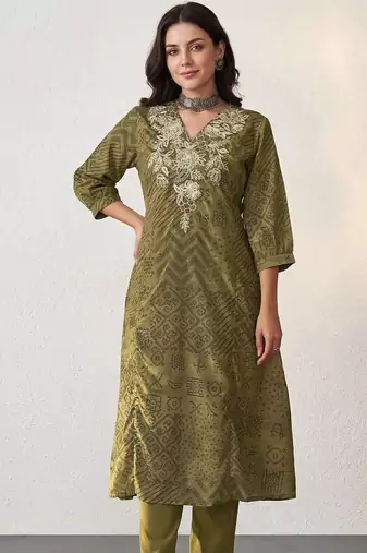 Women Bandhani Embroidered Regular Thread Work Kurta with Trousers