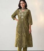 Women Bandhani Embroidered Regular Thread Work Kurta with Trousers