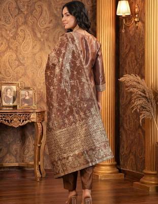 Women Floral Regular Kurta with Trousers & With Dupatta 5