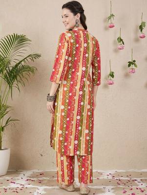 Women Printed Regular Pure Cotton Kurta with Palazzos 4