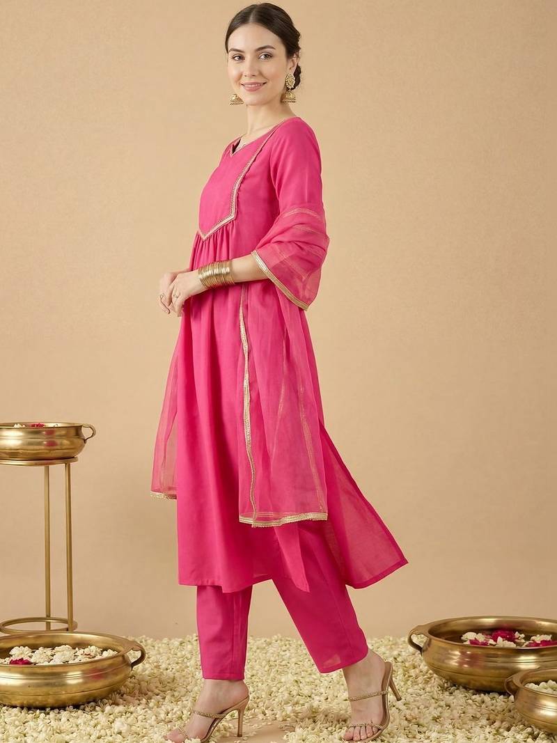 Women Regular Kurta with Trousers & With Dupatta