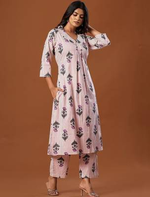 Women Floral Printed Regular Pure Cotton Kurta with Trousers 3
