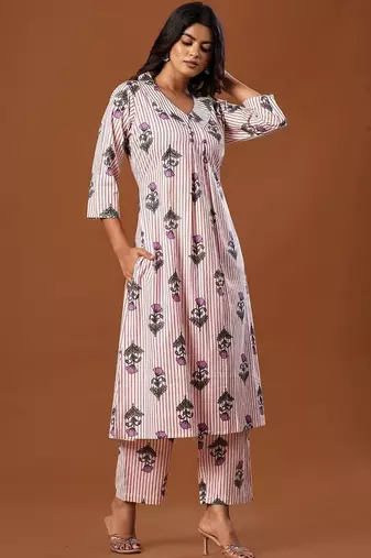 Women Floral Printed Regular Pure Cotton Kurta with Trousers