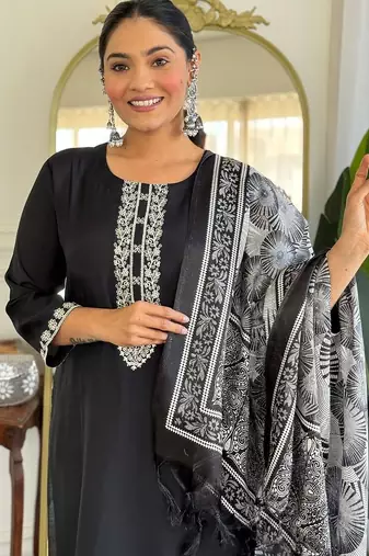 Women Ethnic Motifs Embroidered Regular Thread Work Kurta with Trousers & With Dupatta
