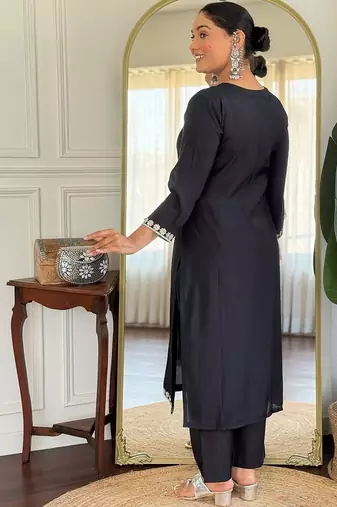 Women Ethnic Motifs Embroidered Regular Thread Work Kurta with Trousers & With Dupatta
